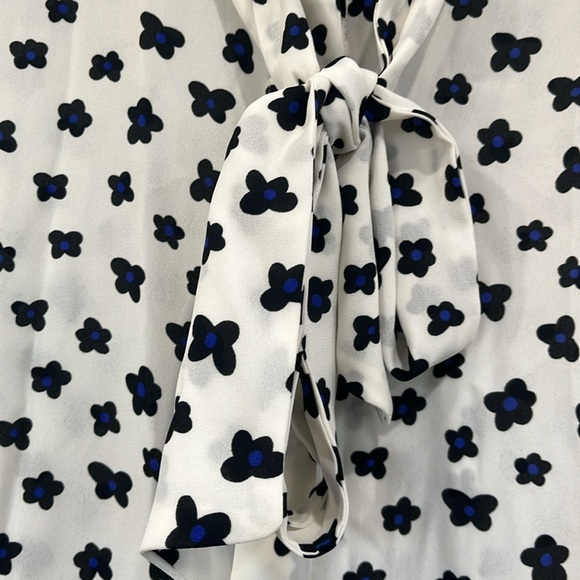 Marc Cain Button up Shirt Front Bow Floral White Black Blue size 5 - Picture 5 of 16
